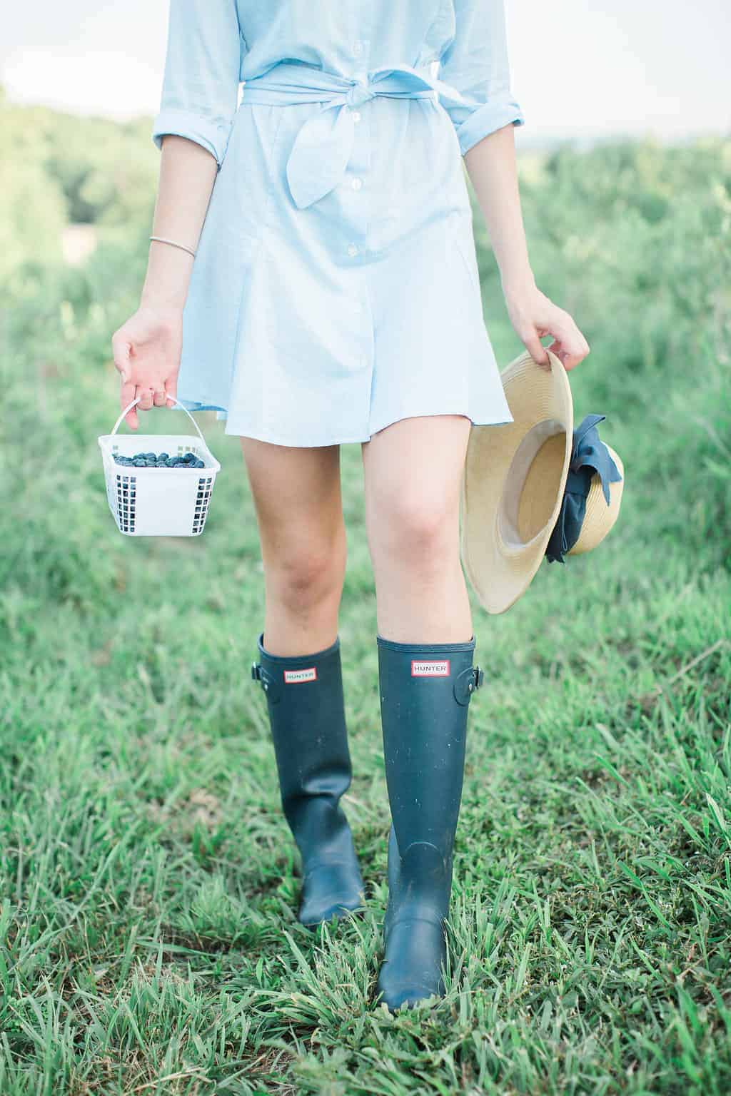How to Wear Hunter Boots - Darling Down 