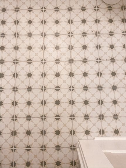 Wallpaper and Tile Bathroom Ideas